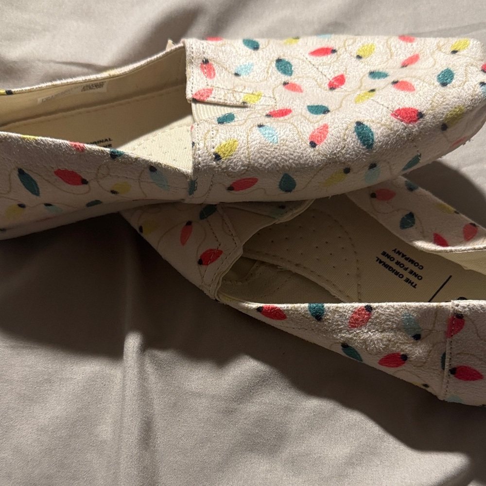 Toms White Flats with Christmas bulbs! Rare!
